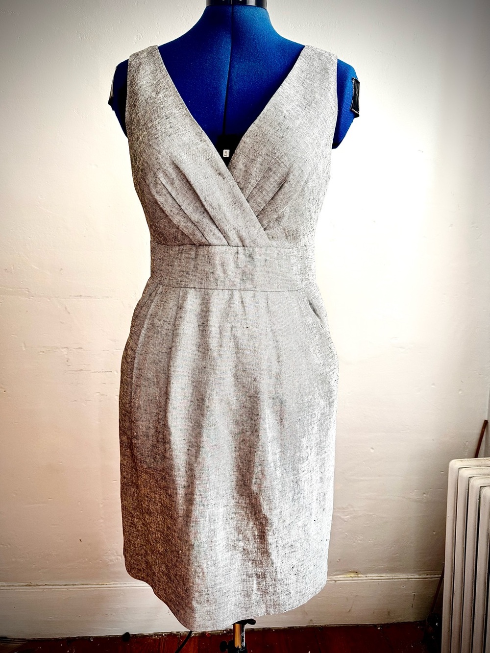 Loft sparkly gray linen blend sheath dress, Size 8